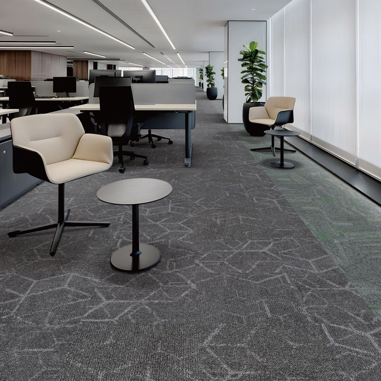 High Quality 100% Nylon Fireproof Decoration Office Floor Carpet Tiles