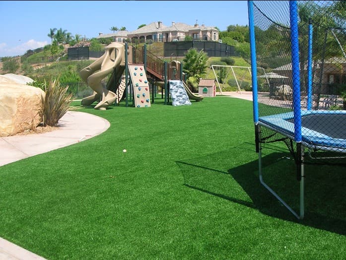 Diamond Carpet Teaches You How To Choose Artificial Turf